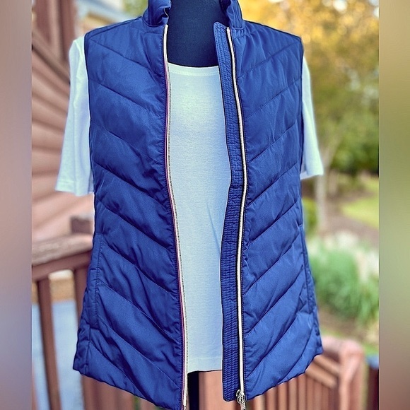 Talbots Navy Puffer Vest Like New Small - Picture 3 of 5